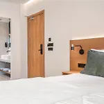 Canadian Hotel
